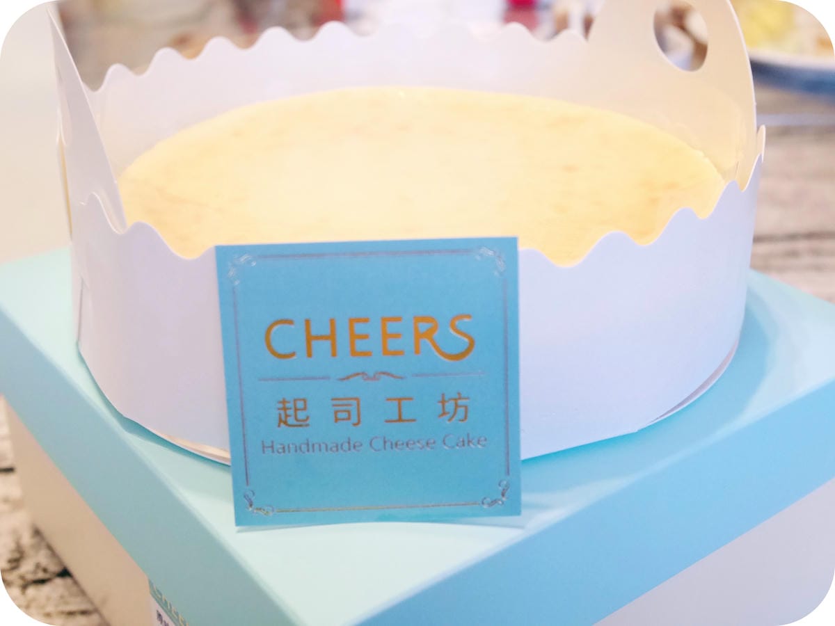 美食。點心台南宅配美食 CHEERS 起司工坊 濃郁香醇起司蛋糕 原味重乳酪蛋糕 跟著Livia享受人生