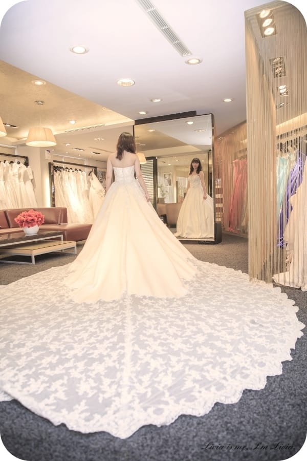婚紗。Wedding 新竹市 新竹婚紗推薦 新竹法國巴黎婚紗 PRONOVIAS婚紗/漂浮婚紗/韓式婚紗/創意婚紗/婚紗包套/婚紗租借 跟著Livia享受人生