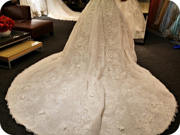 婚紗。Wedding 新竹市 新竹婚紗推薦 新竹法國巴黎婚紗 PRONOVIAS婚紗/漂浮婚紗/韓式婚紗/創意婚紗/婚紗包套/婚紗租借 跟著Livia享受人生