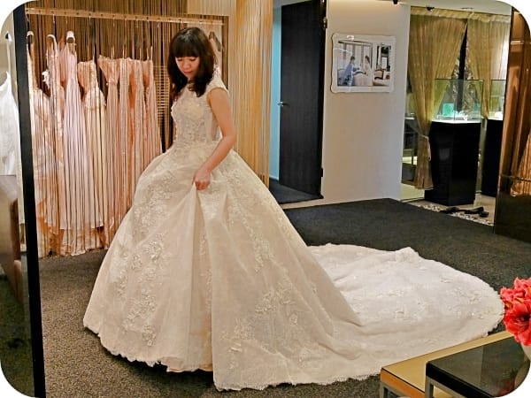 婚紗。Wedding 新竹市 新竹婚紗推薦 新竹法國巴黎婚紗 PRONOVIAS婚紗/漂浮婚紗/韓式婚紗/創意婚紗/婚紗包套/婚紗租借 跟著Livia享受人生