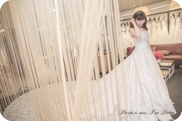 婚紗。Wedding 新竹市 新竹婚紗推薦 新竹法國巴黎婚紗 PRONOVIAS婚紗/漂浮婚紗/韓式婚紗/創意婚紗/婚紗包套/婚紗租借 跟著Livia享受人生