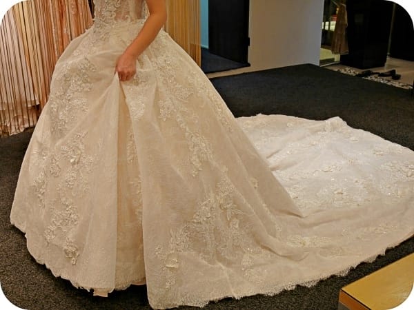 婚紗。Wedding 新竹市 新竹婚紗推薦 新竹法國巴黎婚紗 PRONOVIAS婚紗/漂浮婚紗/韓式婚紗/創意婚紗/婚紗包套/婚紗租借 跟著Livia享受人生
