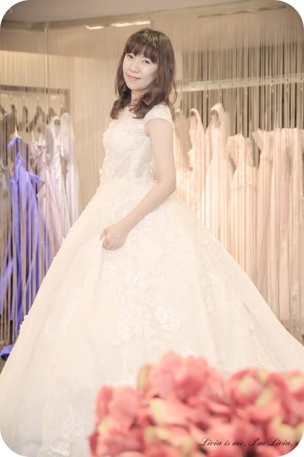 婚紗。Wedding 新竹市 新竹婚紗推薦 新竹法國巴黎婚紗 PRONOVIAS婚紗/漂浮婚紗/韓式婚紗/創意婚紗/婚紗包套/婚紗租借 跟著Livia享受人生