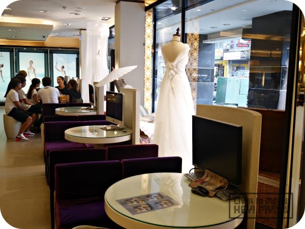 婚紗。Wedding 新竹市 新竹婚紗推薦 新竹法國巴黎婚紗 PRONOVIAS婚紗/漂浮婚紗/韓式婚紗/創意婚紗/婚紗包套/婚紗租借 跟著Livia享受人生