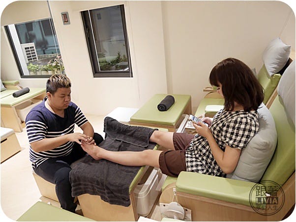 美食。餐廳 台北松山區 中山國中捷運站 Finger Talks 指點 Massage N’ Café 視障按摩/健康餐飲/咖啡/甜點 跟著Livia享受人生 - 第40張圖 0811-指點 (48)