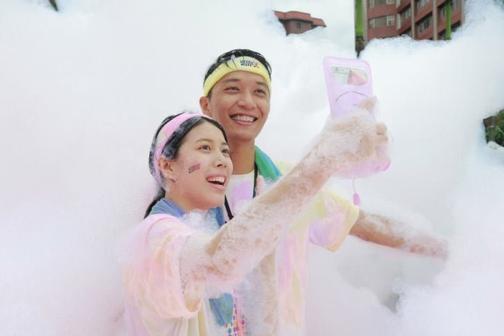 路跑活動2018樂瘋泡泡跑 Love Foam Run泡泡跑 台南路跑活動 馬拉松賽事 邊玩邊跑還有禮物拿 跟著Livia享受人生