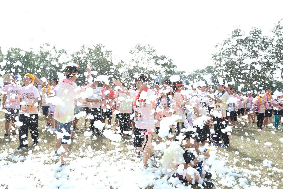 路跑活動2018樂瘋泡泡跑 Love Foam Run泡泡跑 台南路跑活動 馬拉松賽事 邊玩邊跑還有禮物拿 跟著Livia享受人生