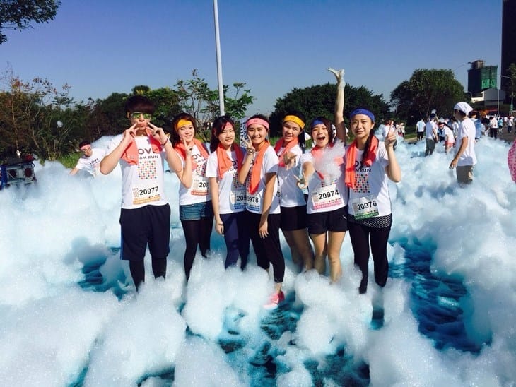 路跑活動2018樂瘋泡泡跑 Love Foam Run泡泡跑 台南路跑活動 馬拉松賽事 邊玩邊跑還有禮物拿 跟著Livia享受人生