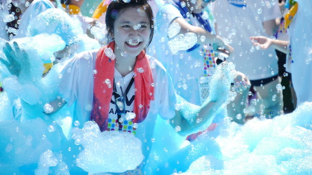 路跑活動2018樂瘋泡泡跑 Love Foam Run泡泡跑 台南路跑活動 馬拉松賽事 邊玩邊跑還有禮物拿 跟著Livia享受人生