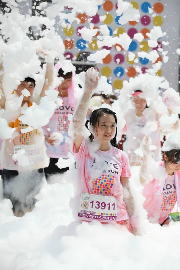 路跑活動2018樂瘋泡泡跑 Love Foam Run泡泡跑 台南路跑活動 馬拉松賽事 邊玩邊跑還有禮物拿 跟著Livia享受人生