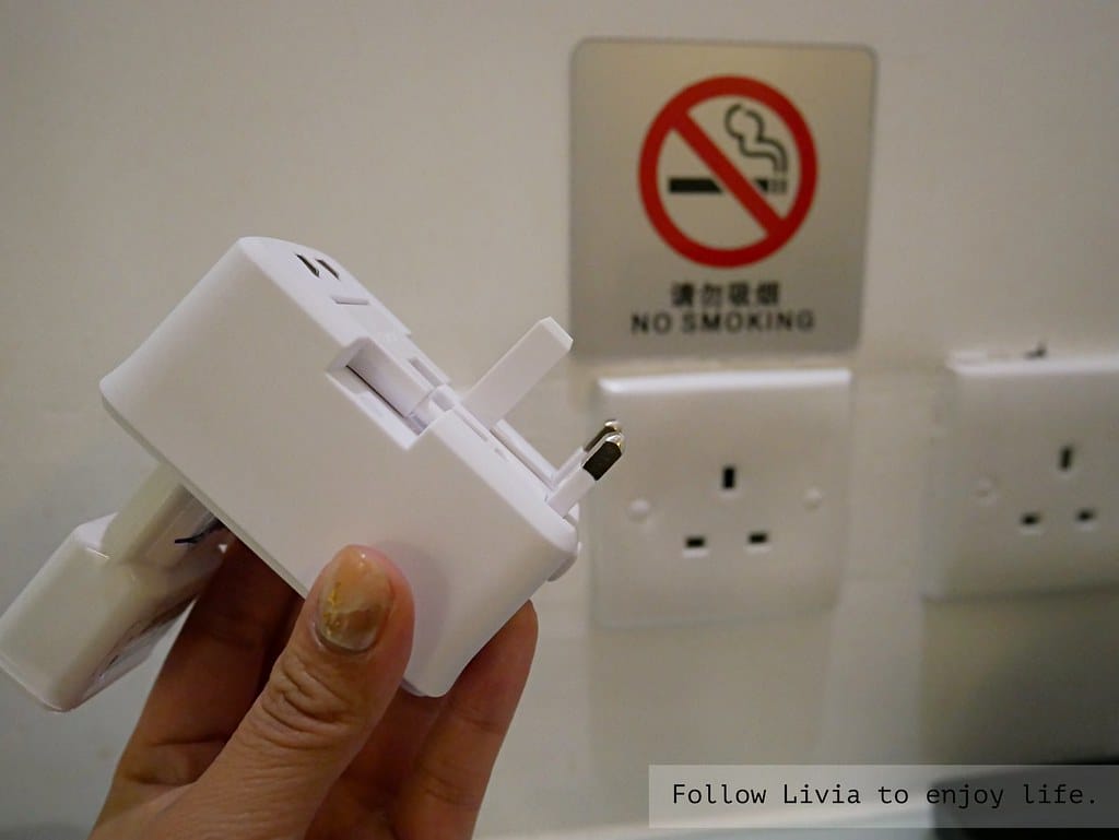 萬國行動電源充xlivia5