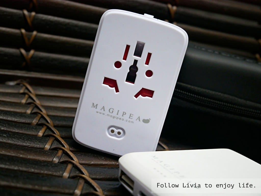 萬國行動電源充xlivia15