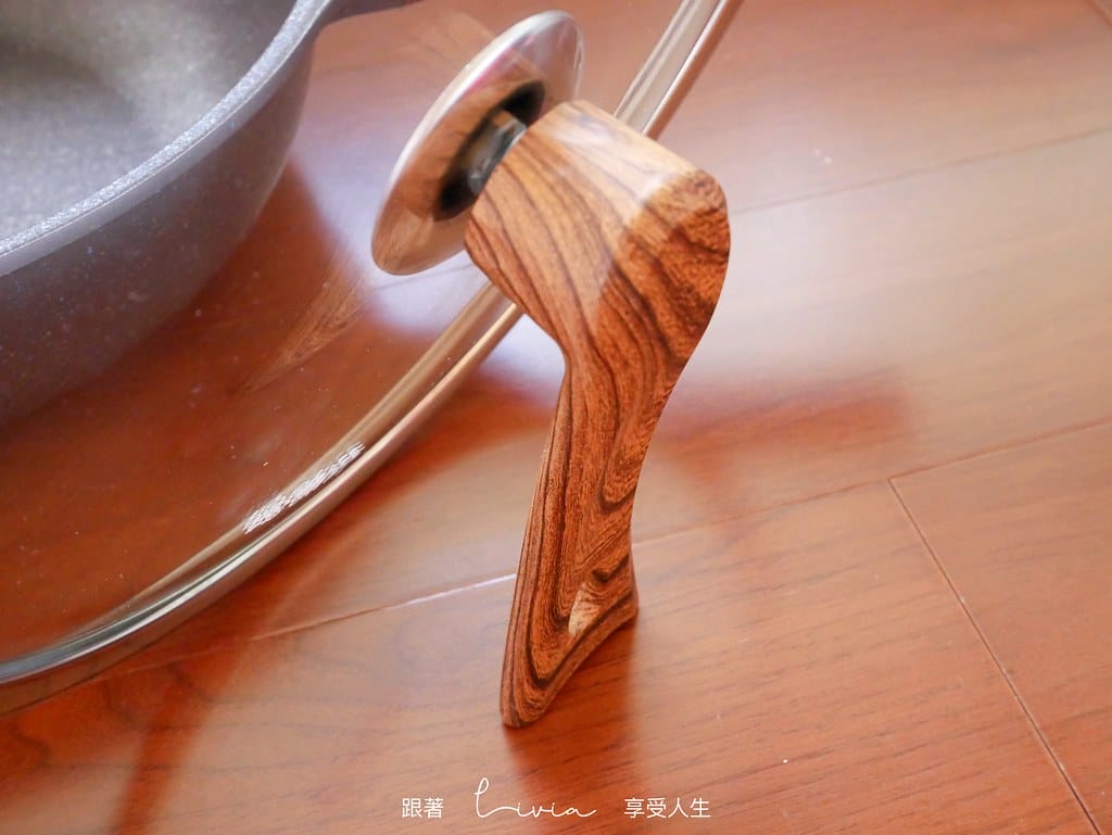 大金麥飯石塗層炒鍋6