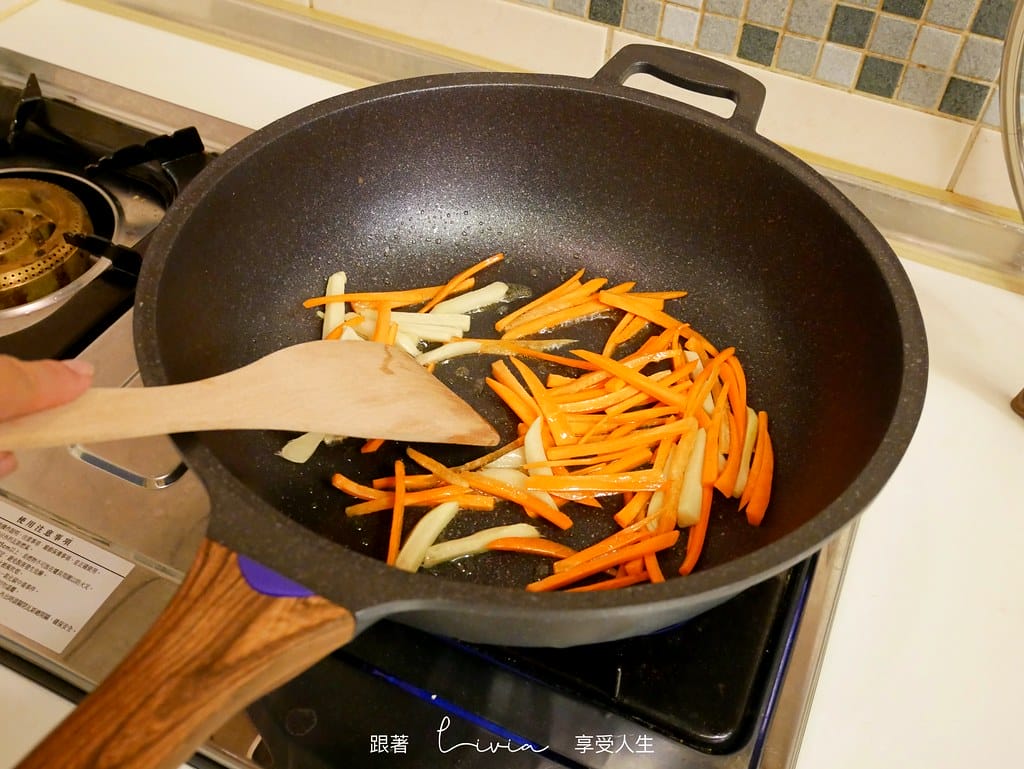 大金麥飯石塗層炒鍋23
