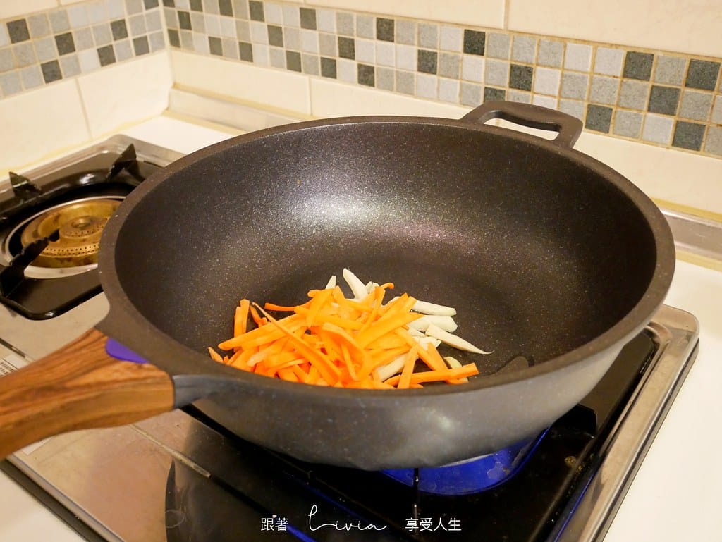 大金麥飯石塗層炒鍋20