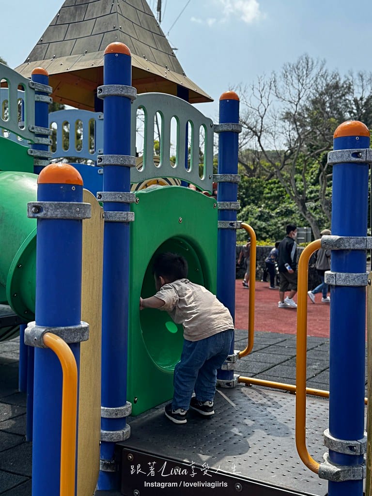 沖繩景點浦添大公園免費親子景點超長滾輪溜滑梯