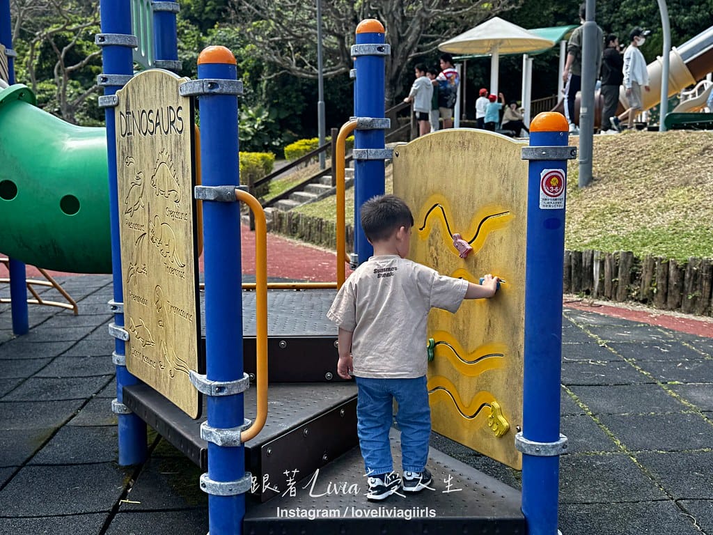 沖繩景點浦添大公園免費親子景點超長滾輪溜滑梯