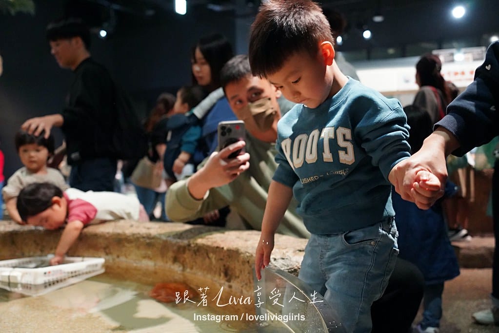 沖繩親子旅行走進 DMM Kariyushi 水族館的奇幻 沖繩親子旅行走進 DMM Kariyushi 水族館的奇幻