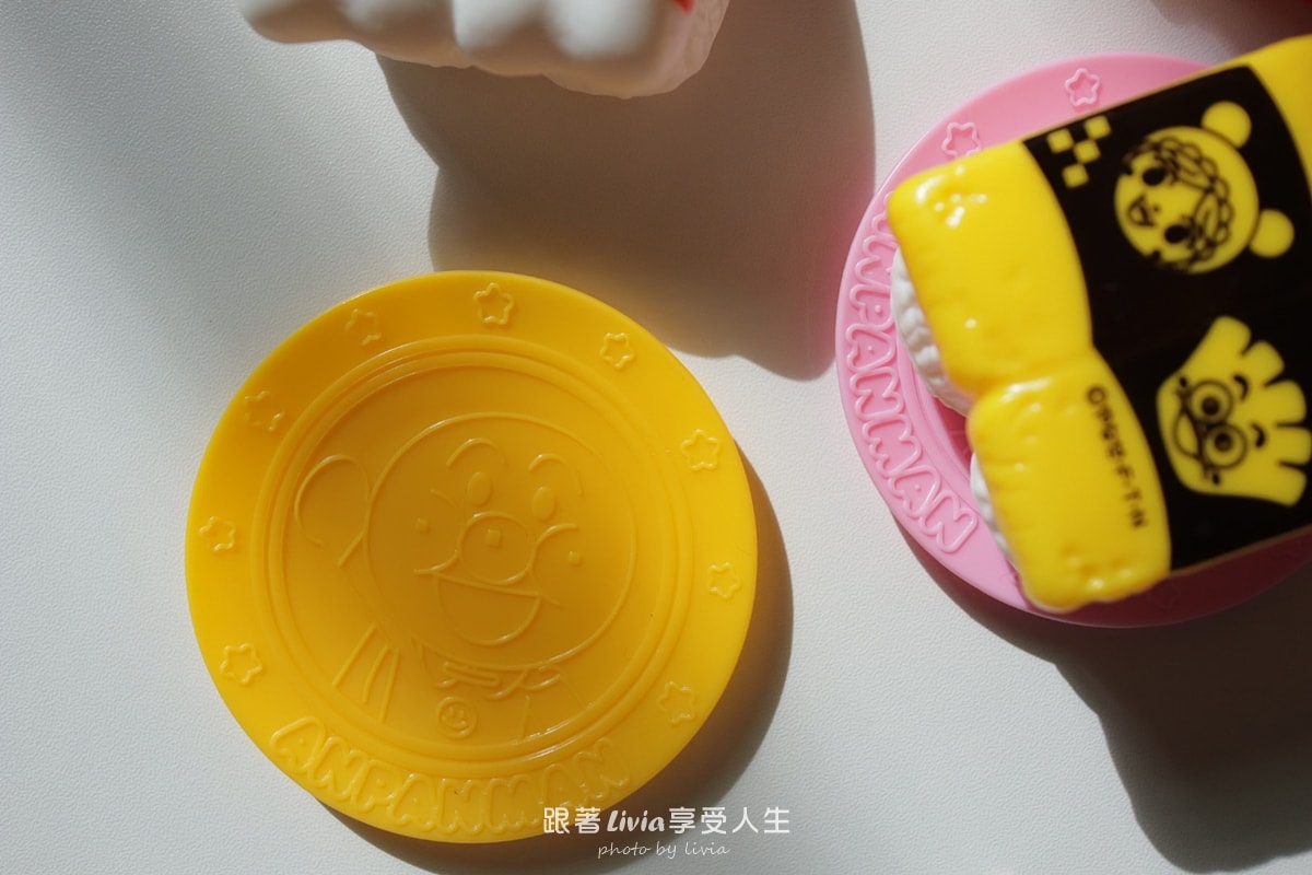 把一間迴轉壽司店搬進家裡｜麵包超人迴轉壽司轉盤抽抽樂 DX 組