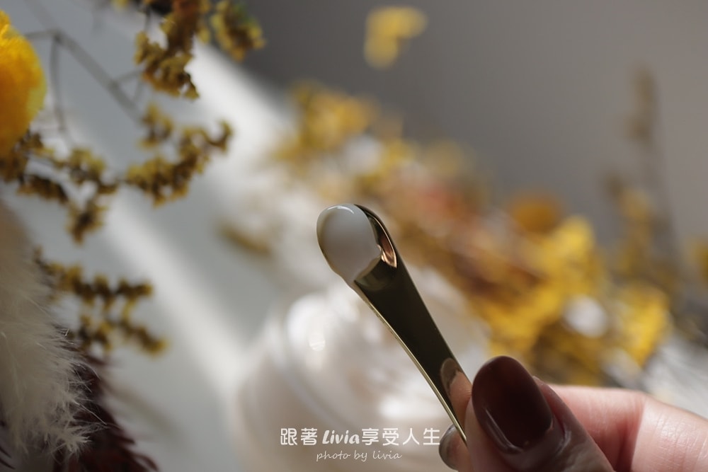 TRUE TISANE 奇蹟逆齡修護組評價｜補骨脂 × 高效人蔘，最近默默愛上的抗老保養分享