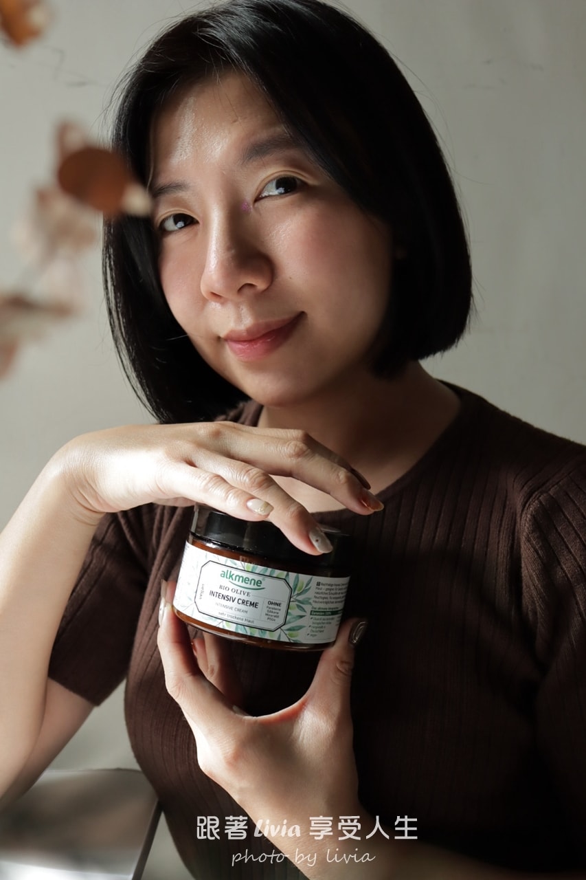 從臉到手都被好好照顧｜1838 eurocare 呵護敏弱肌的日常保養：樂美思舒敏凍齡霜 × pH5.5 護手霜 × 歐珂蔓橄欖雪花霜