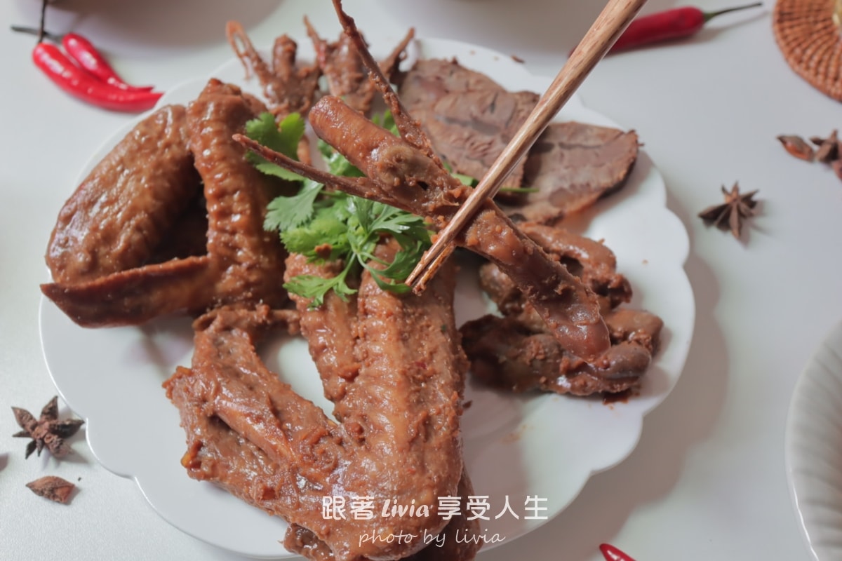 黑竹園雞爪凍｜深夜最危險的冰鎮滷味，真的會吃到停不下來，今晚來一杯？