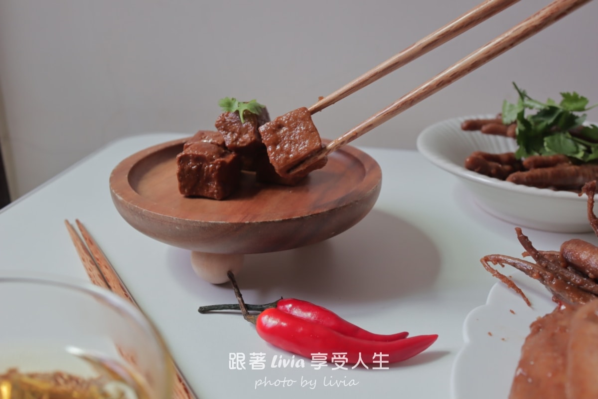 黑竹園雞爪凍｜深夜最危險的冰鎮滷味，真的會吃到停不下來，今晚來一杯？