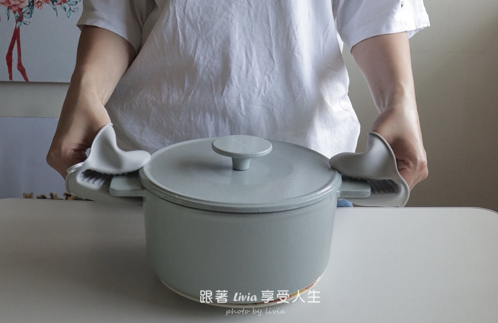 mo select評價｜多用途鑄鐵鍋分享，蛤蜊鮮蝦奶油燉飯、雞腿肉咖哩飯、蘿蔔排骨湯都能煮的高品質鍋具心得