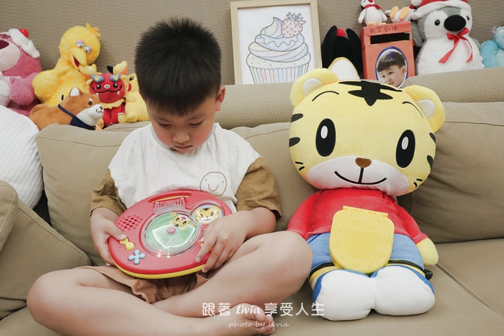 讓孩子願意開口,比背單字更重要|英語啟蒙,我選和巧虎一起說英語 PLUS⁺ 初階版!/ 和巧虎一起說英語【進階版】 - 第11張圖 讓孩子願意開口,比背單字更重要|英語啟蒙,我選和巧虎一起說英語 PLUS⁺ 初階版!/ 和巧虎一起說英語【進階版】