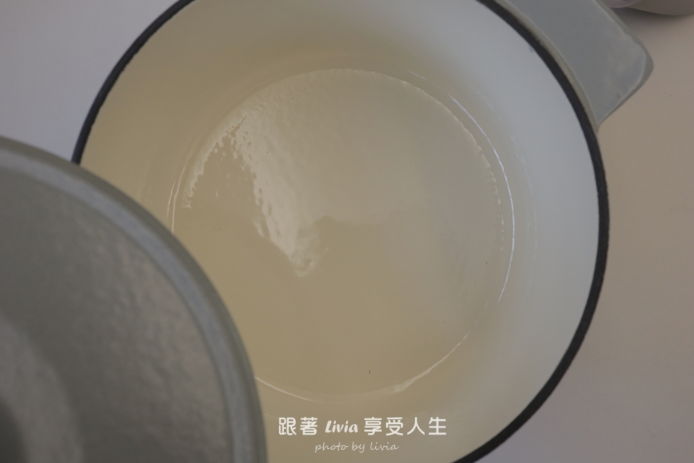 mo select評價｜多用途鑄鐵鍋分享，蛤蜊鮮蝦奶油燉飯、雞腿肉咖哩飯、蘿蔔排骨湯都能煮的高品質鍋具心得