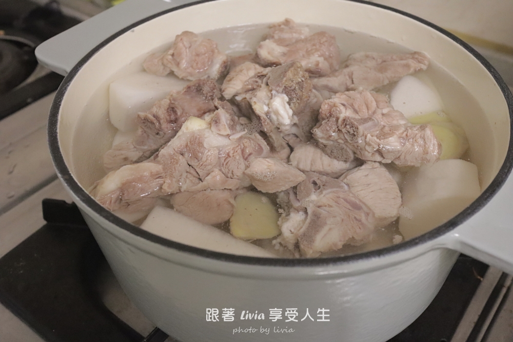 mo select評價｜多用途鑄鐵鍋分享，蛤蜊鮮蝦奶油燉飯、雞腿肉咖哩飯、蘿蔔排骨湯都能煮的高品質鍋具心得