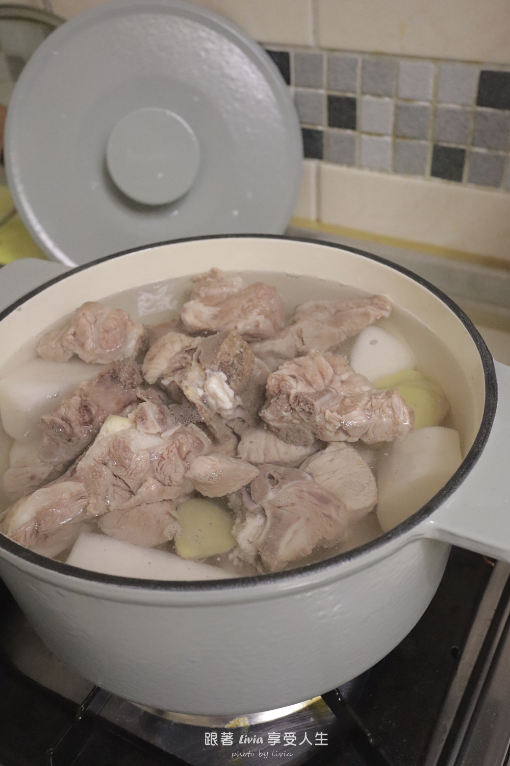 mo select評價｜多用途鑄鐵鍋分享，蛤蜊鮮蝦奶油燉飯、雞腿肉咖哩飯、蘿蔔排骨湯都能煮的高品質鍋具心得