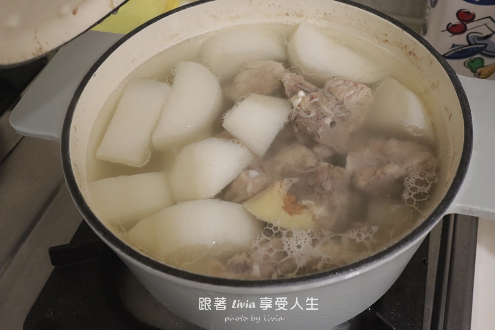 mo select評價｜多用途鑄鐵鍋分享，蛤蜊鮮蝦奶油燉飯、雞腿肉咖哩飯、蘿蔔排骨湯都能煮的高品質鍋具心得