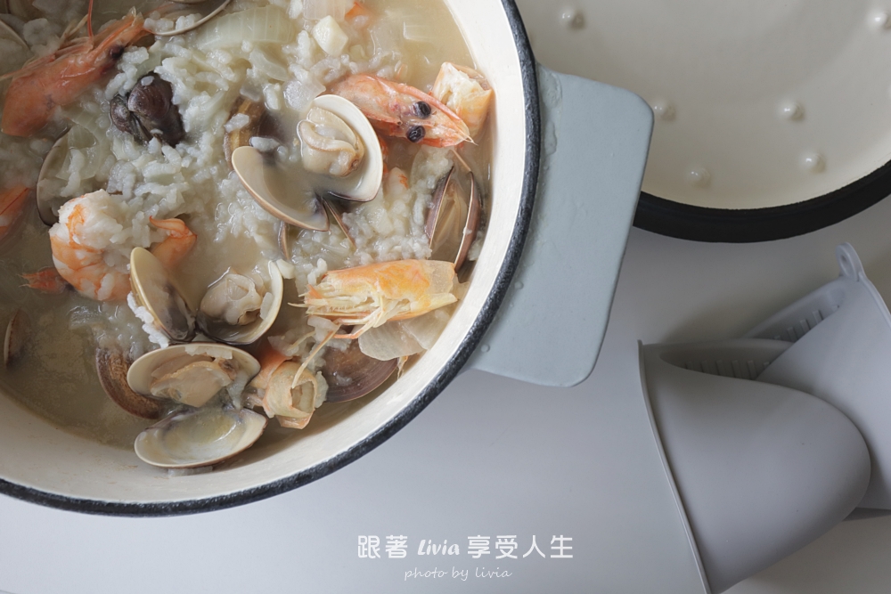 mo select評價｜多用途鑄鐵鍋分享，蛤蜊鮮蝦奶油燉飯、雞腿肉咖哩飯、蘿蔔排骨湯都能煮的高品質鍋具心得
