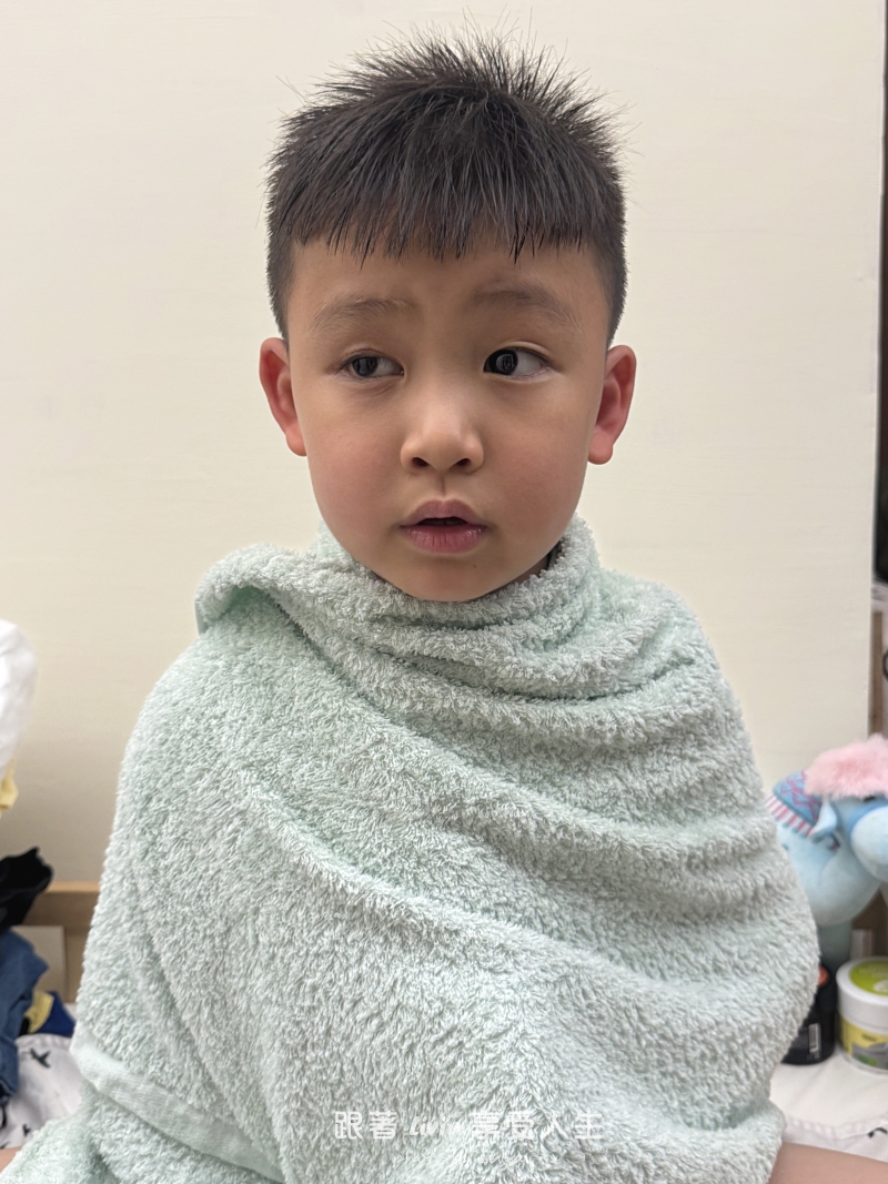 mo select 日本製今治薩馬爾罕長纖棉浴巾開箱｜無棉絮、吸水快乾，洗完澡終於不用擦到滿身毛！