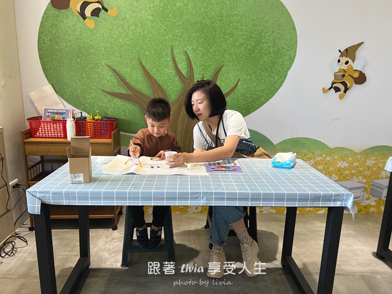 埔里親子景點｜賴爺爺蜜蜂小森林，認識蜜蜂、吃蜂巢冰淇淋，再手作一隻可愛小蜜蜂！