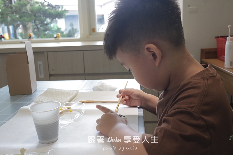 埔里親子景點｜賴爺爺蜜蜂小森林，認識蜜蜂、吃蜂巢冰淇淋，再手作一隻可愛小蜜蜂！