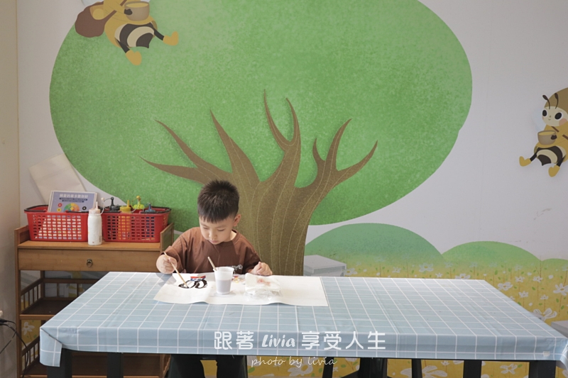 埔里親子景點｜賴爺爺蜜蜂小森林，認識蜜蜂、吃蜂巢冰淇淋，再手作一隻可愛小蜜蜂！