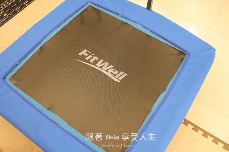 FITWELL 40吋彈跳床開箱|孩子在家放電神器,下雨天也能跳到有感! - 第3張圖 FITWELL 40吋彈跳床開箱|孩子在家放電神器,下雨天也能跳到有感!